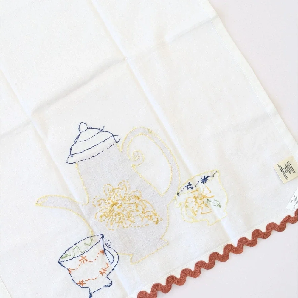2010 Anthropologie Dish Towel Applique Teapot Tea Cups Floral Fabric INDIA New